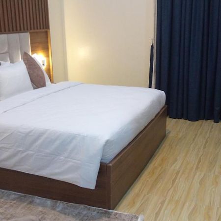 Ofas Chelsea Hotel Abuja Bagian luar foto